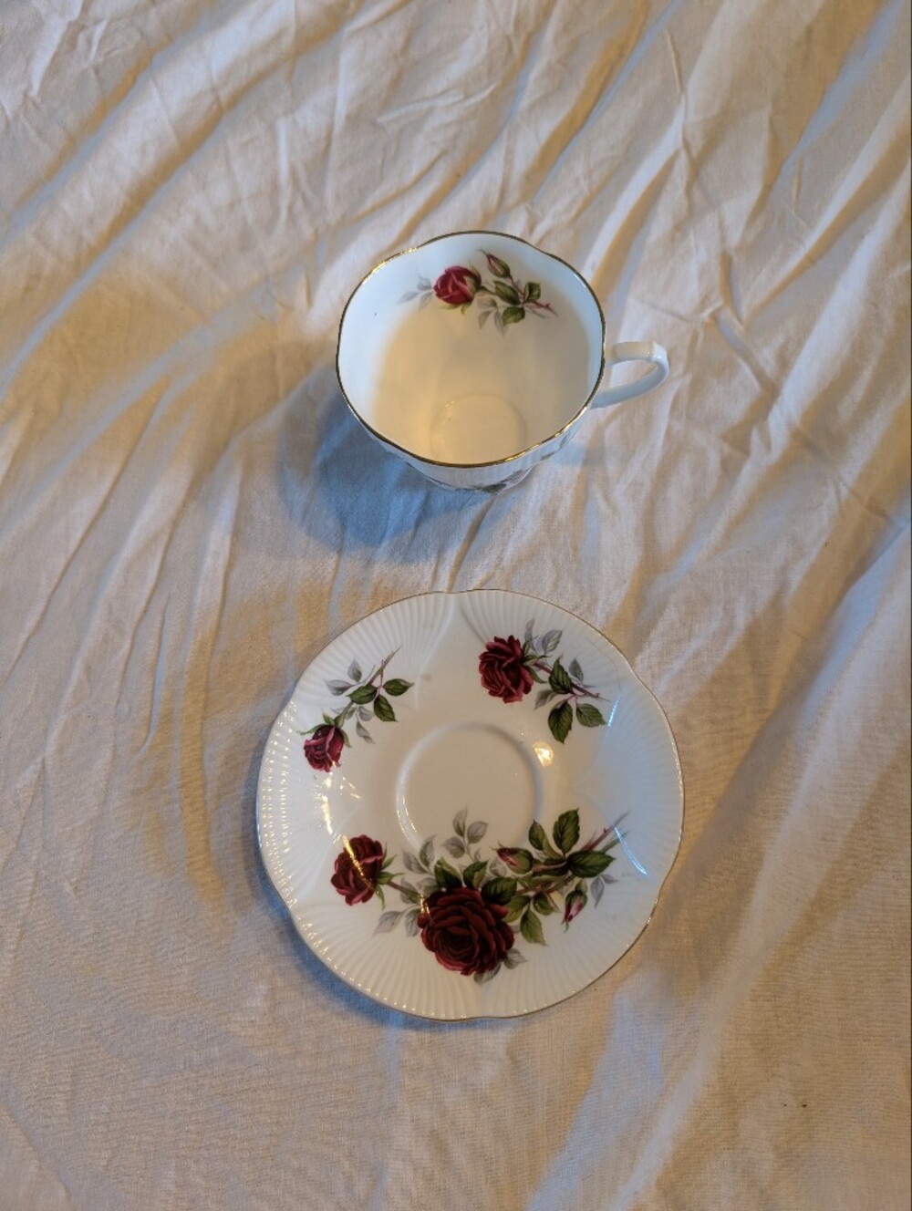 2/40$ Royal Albert Red Rose China Teacup and Saucer - Picture 4 of 8
